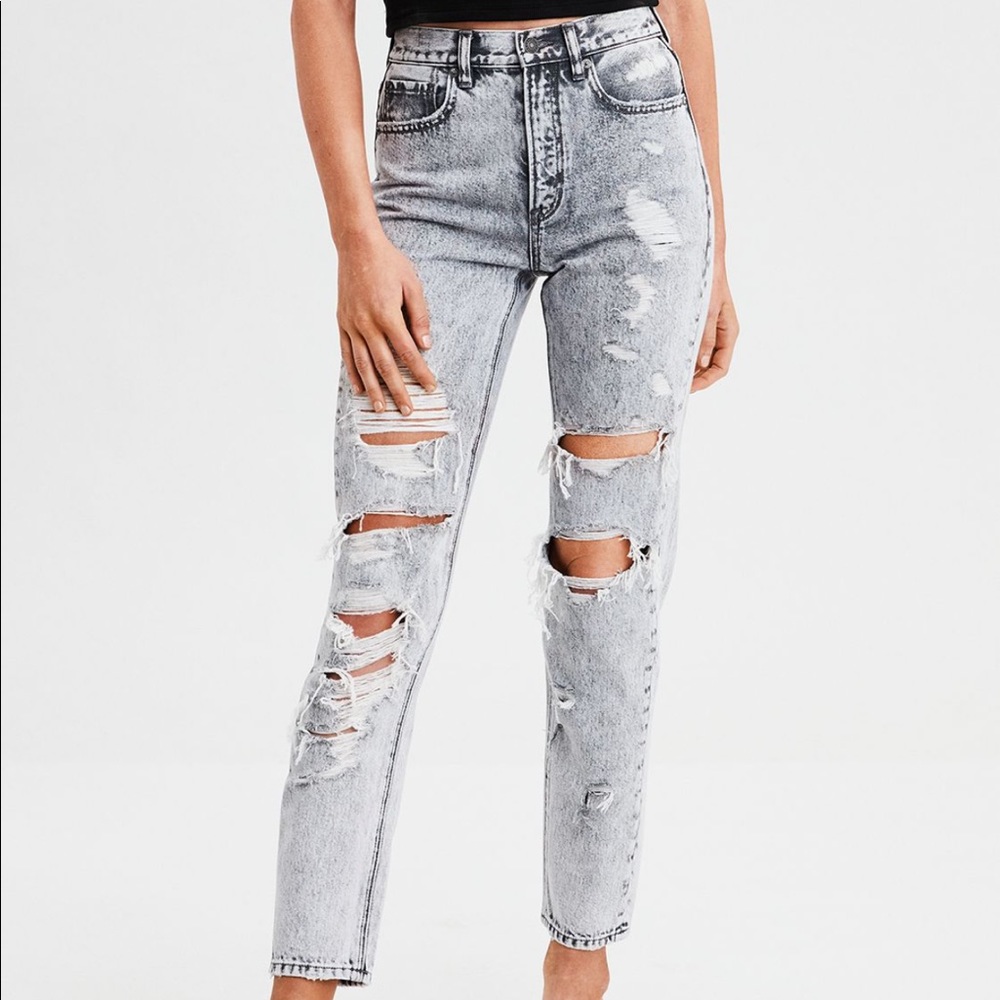 Ripped Mom Jean American Eagle high waisted